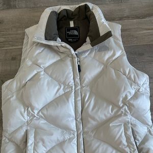 The North Face Womens Aconcaque Vest size Small